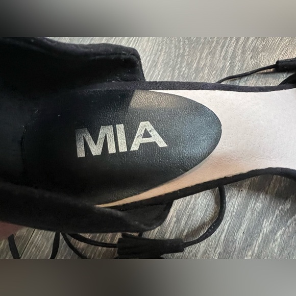 Mia tassel wrap pointed toe stiletto heels. Size 38 - Picture 7 of 9